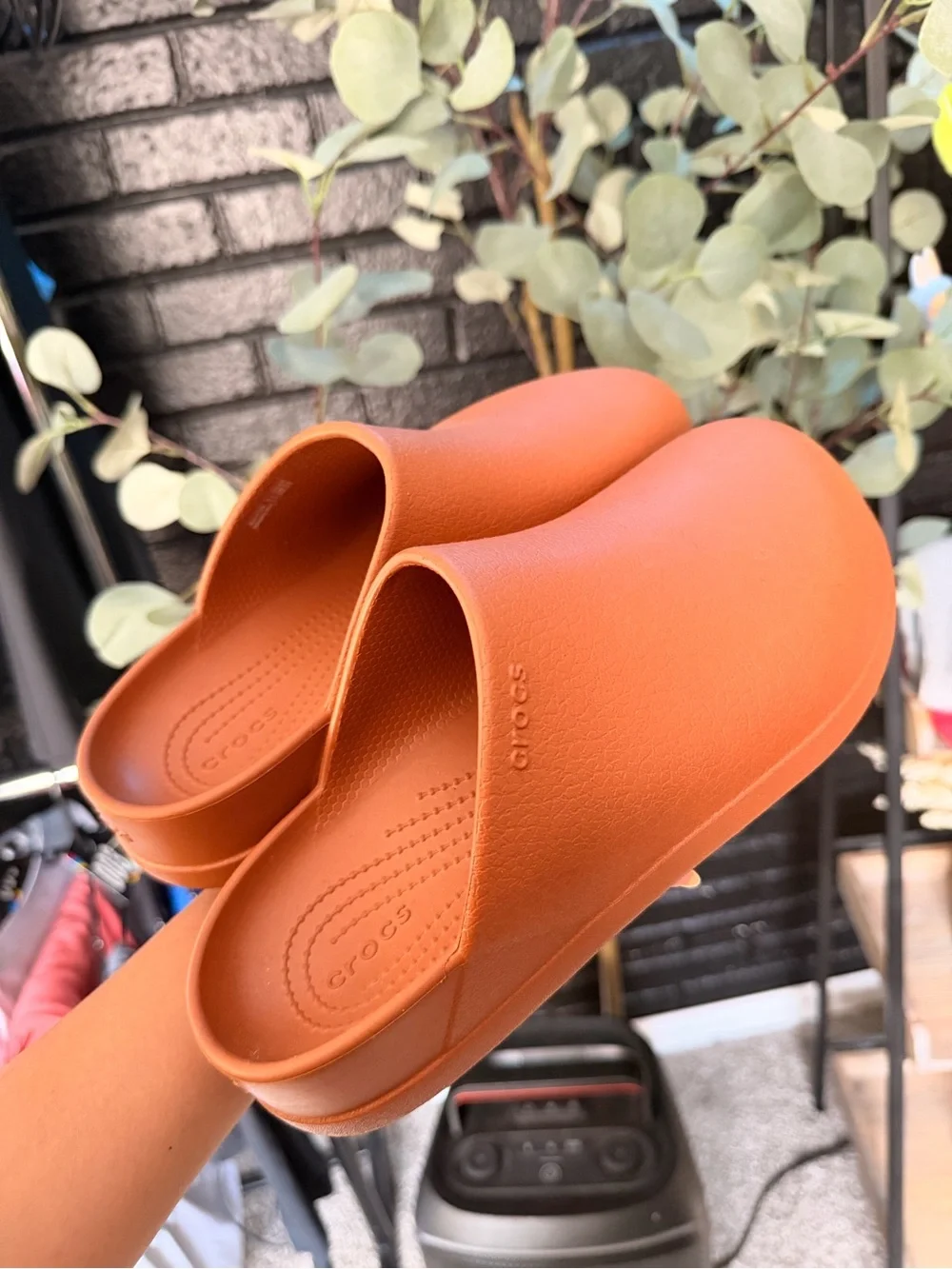 Crocs Dylan Clog | Size 8 Women’s - Picture 3 of 4